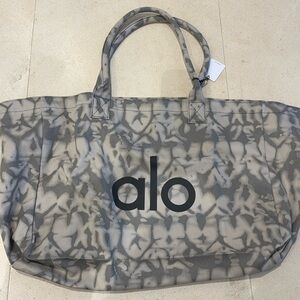 Alo tote bag NWT
